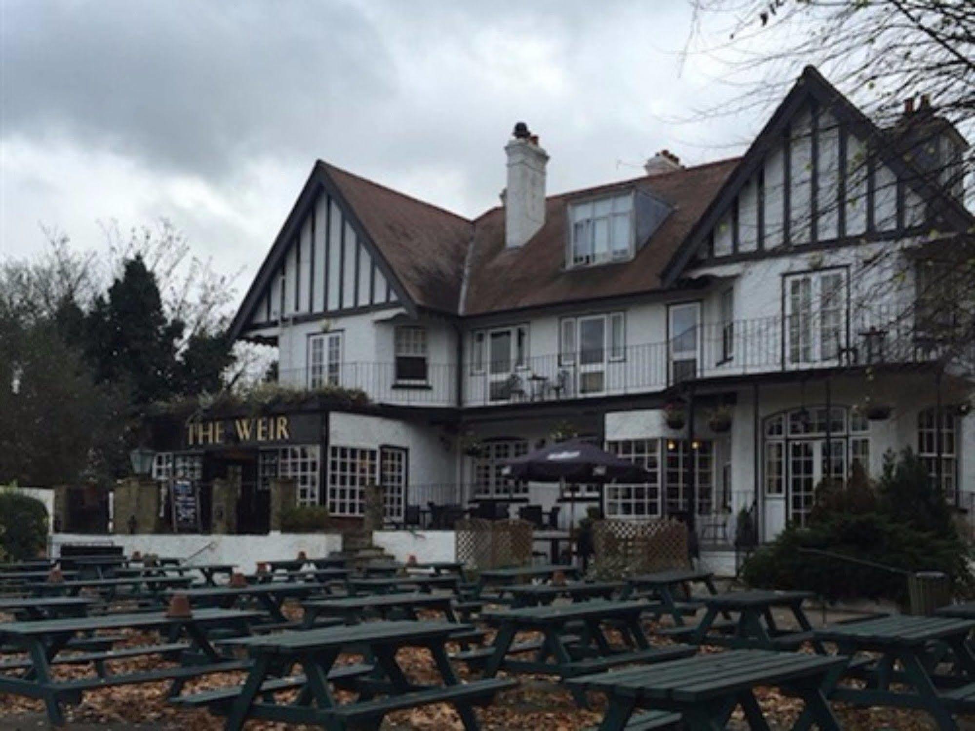 The Weir Hotel Уолтон-на-Темзе Экстерьер фото