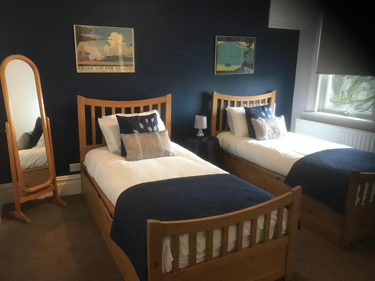 The Weir Hotel Уолтон-на-Темзе Экстерьер фото